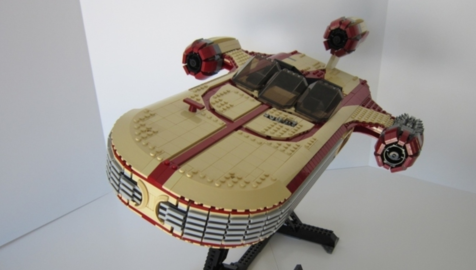 LEGO Ideas: Star Wars UCS X34 Landspeeder Raggiunge i 10.000 sostenitori