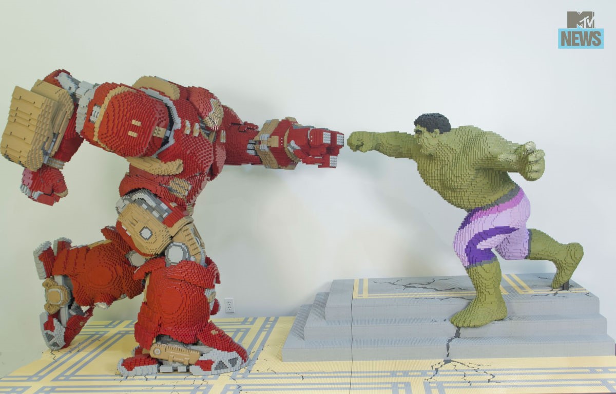 Hulkbuster VS Hulk in una Scultura LEGO Esposta al SDCC 2015