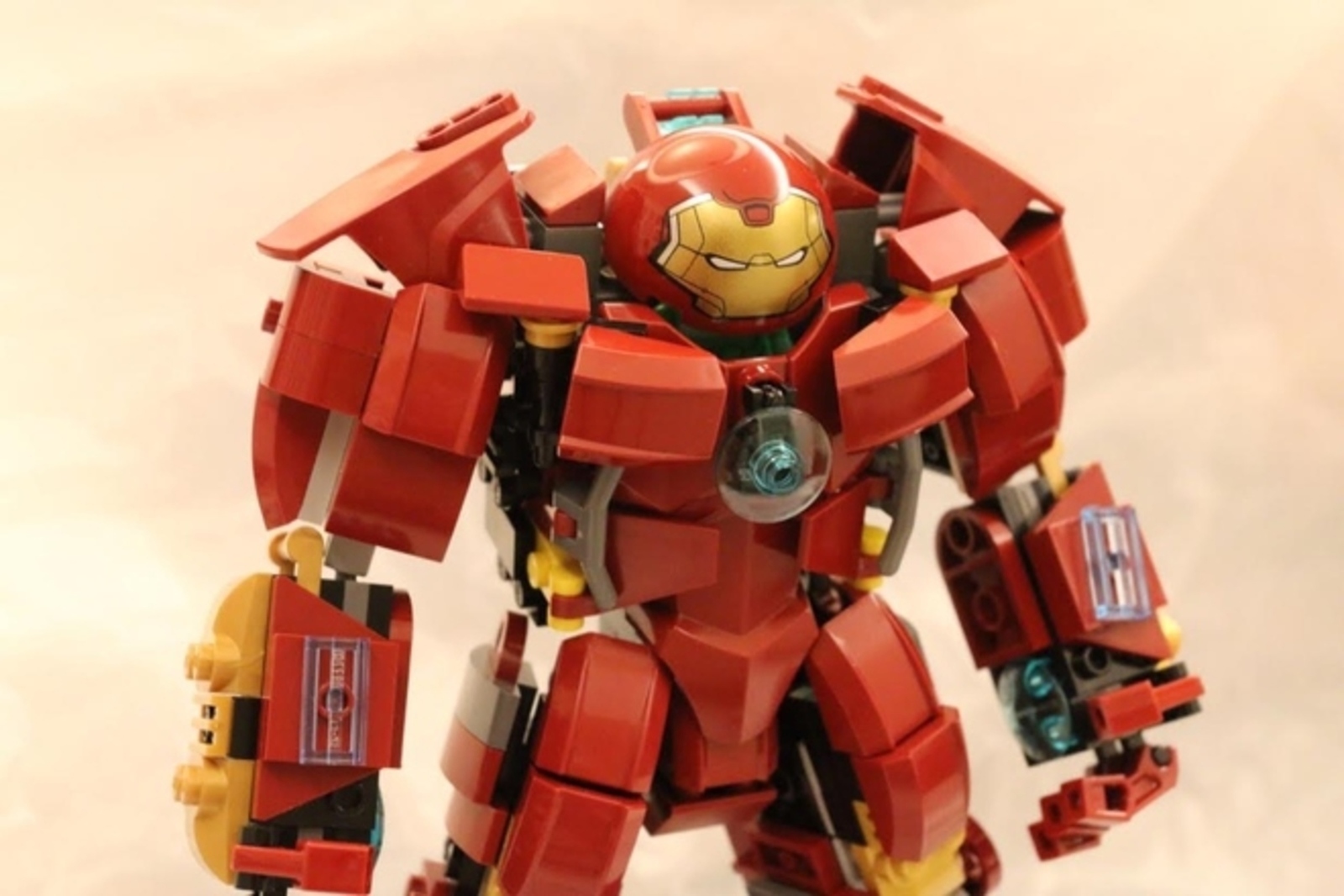 LEGO Ideas: Hulkbuster UCS Raggiunge i 10.000 Sostenitori