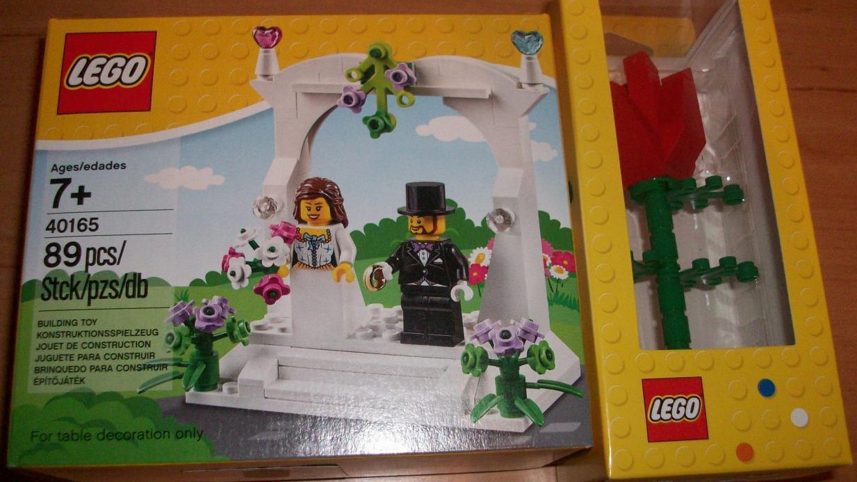 Matrimonio stile LEGO® con il set 40165 Minifigure Wedding Favor Set