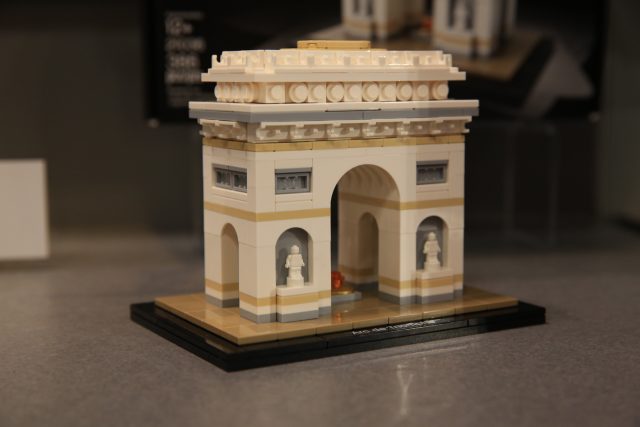 LEGO 21036 Arc de Triomphe