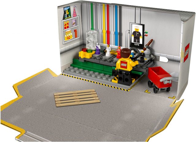 LEGO Minifigure Factory (5005358)