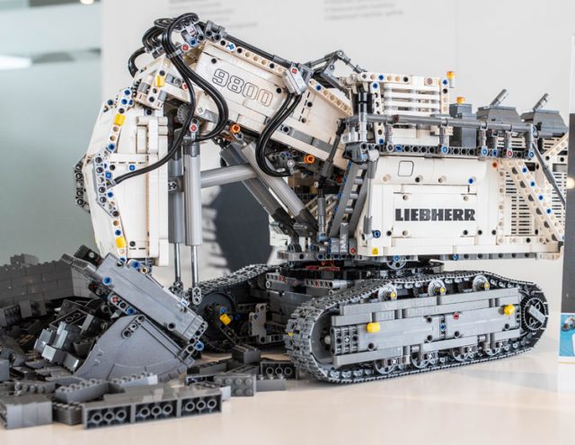 LEGO Technic Liebherr R 9800 (42100)