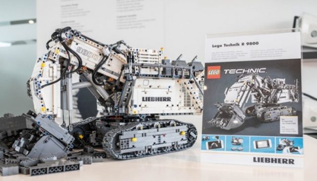 LEGO Technic Liebherr R 9800 (42100)