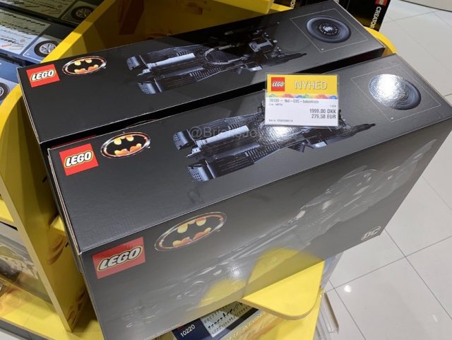 LEGO Batman 1989 Batmobile (76139) all'areoporto di billund