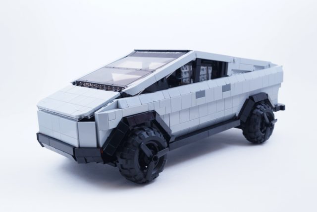 Tesla Cybertruck LEGO ideas davanti