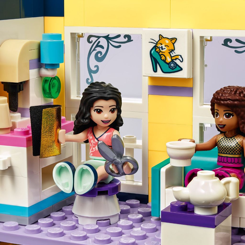 LEGO-Friends-41427-Emmas-Fashion-Shop