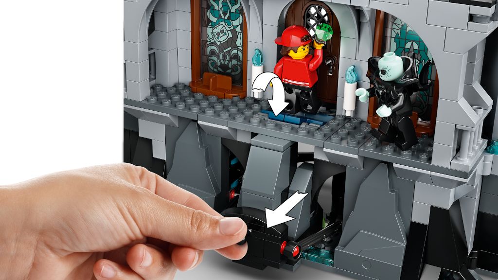 LEGO Hidden Side - Mysterious Castle (70437)