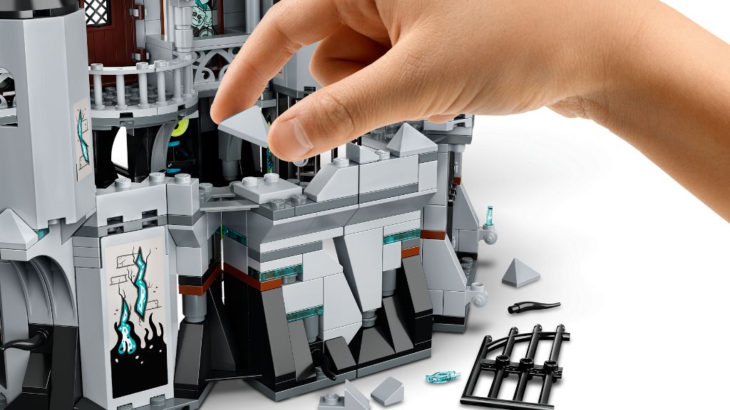 LEGO Hidden Side - Mysterious Castle (70437)