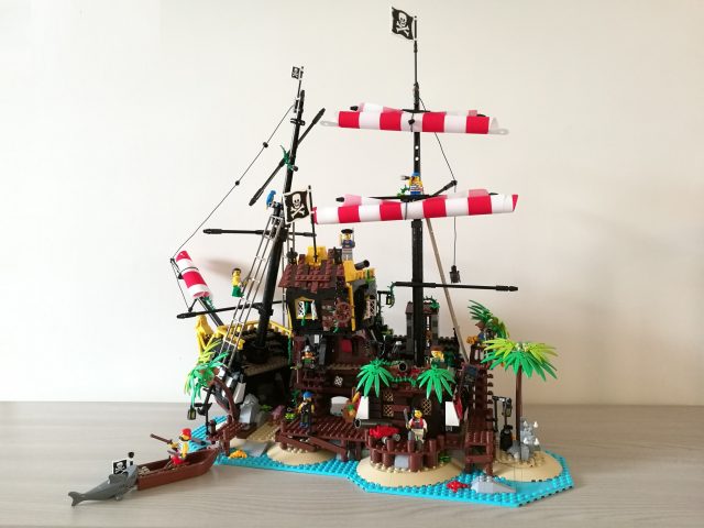 LEGO Ideas - I Pirati di Barracuda Bay (21322)