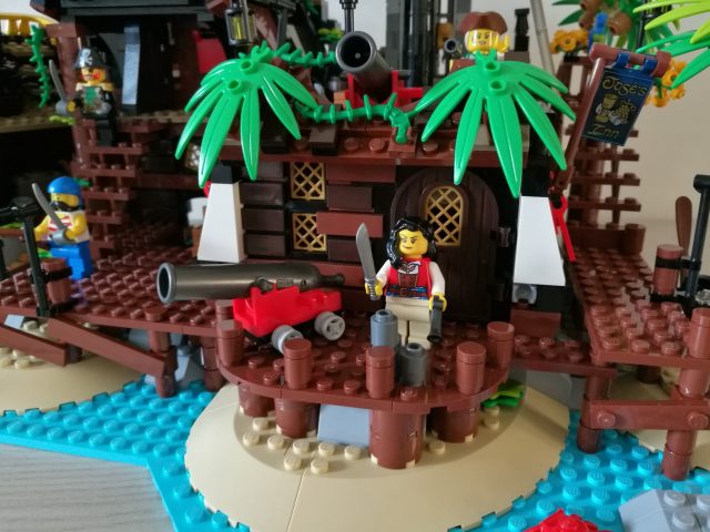 LEGO Ideas - I Pirati di Barracuda Bay (21322)