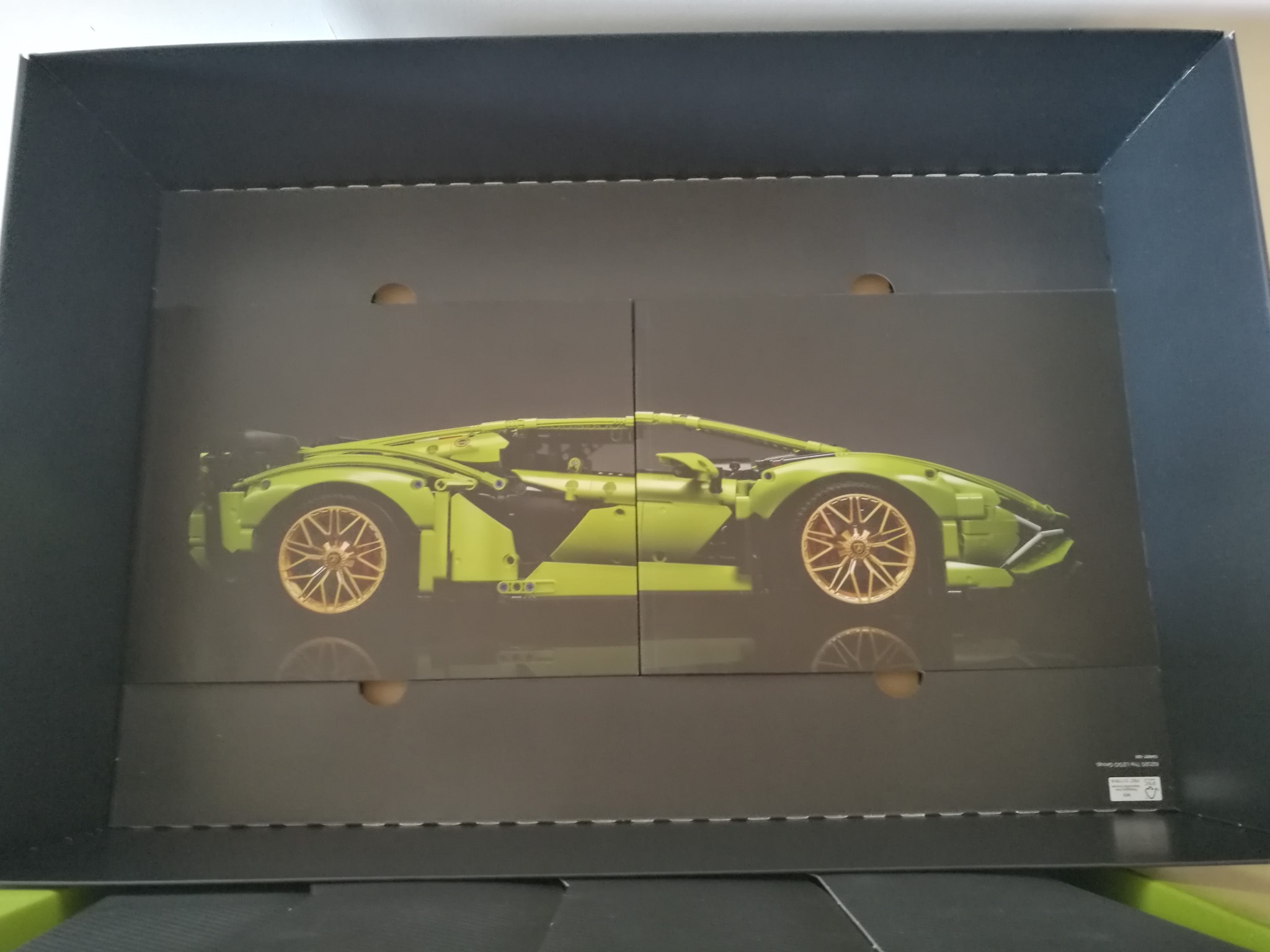 LEGO Technic 42115 - Lamborghini Sián Fkp 37