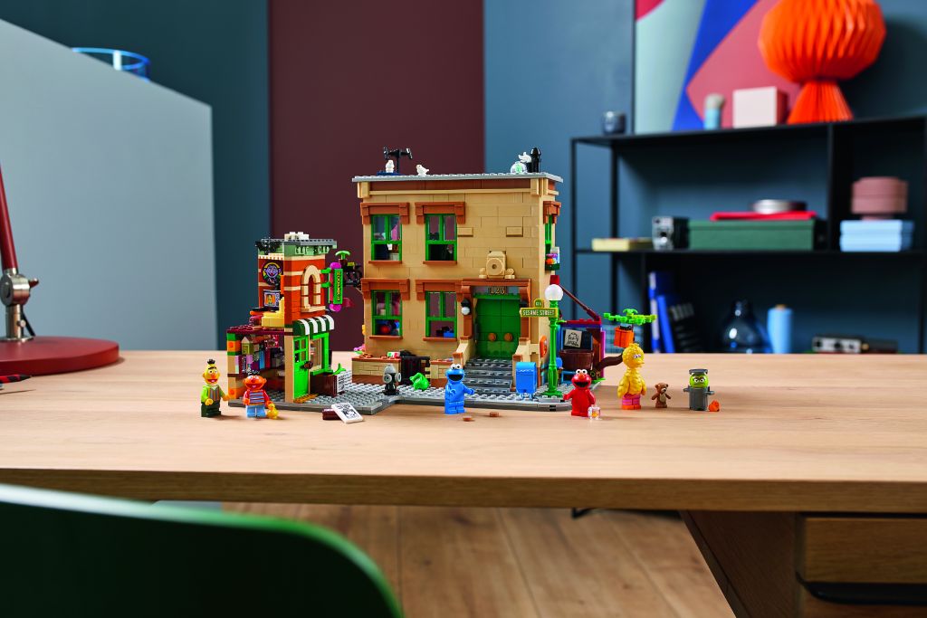 LEGO-Ideas-21324-Sesame-Street