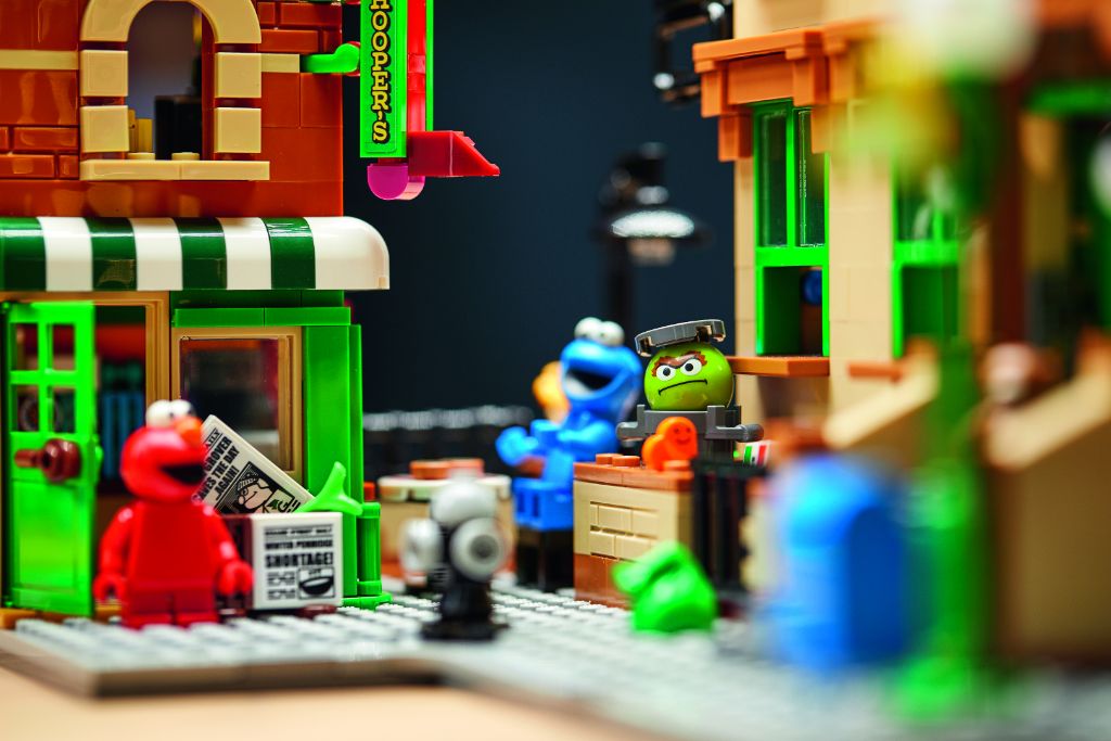 LEGO-Ideas-21324-Sesame-Street