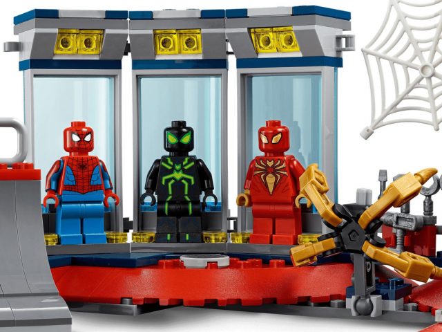 LEGO-Marvel-Attack-on-the-Spider-Lair-76175