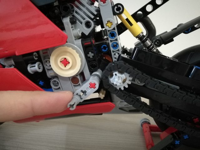 LEGO Technic 42107 - Ducati Panigale V4 R