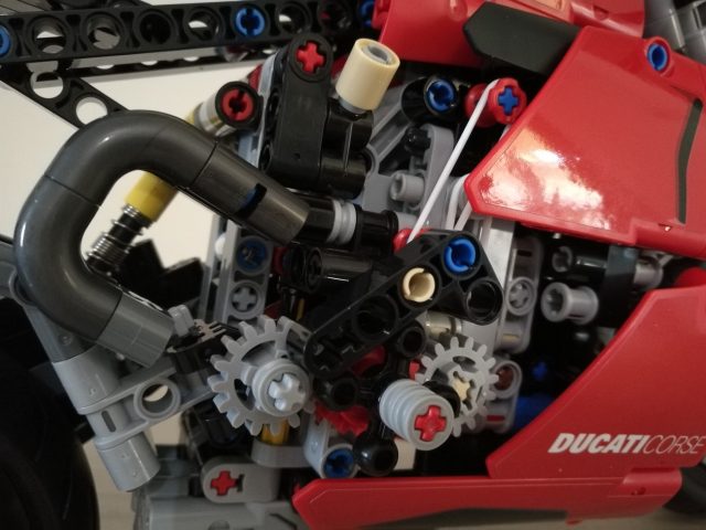 LEGO Technic 42107 - Ducati Panigale V4 R