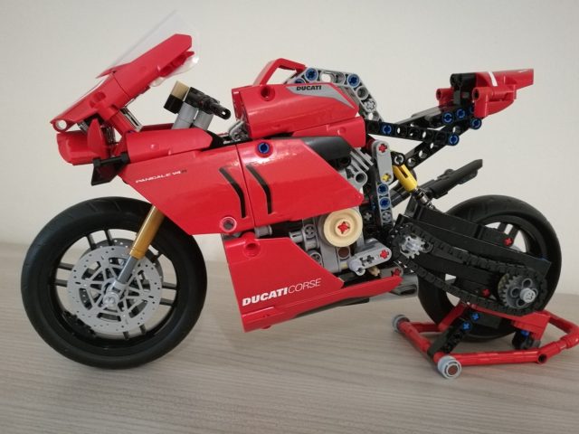 LEGO Technic 42107 - Ducati Panigale V4 R