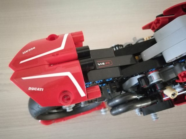 LEGO Technic 42107 - Ducati Panigale V4 R