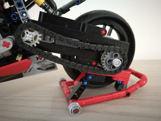 LEGO Technic 42107 - Ducati Panigale V4 R