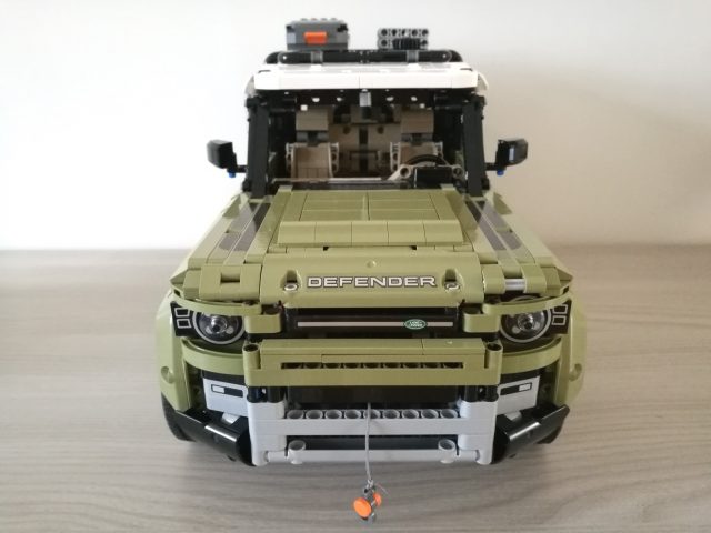 LEGO Technic 42110 - Land Rover Defender