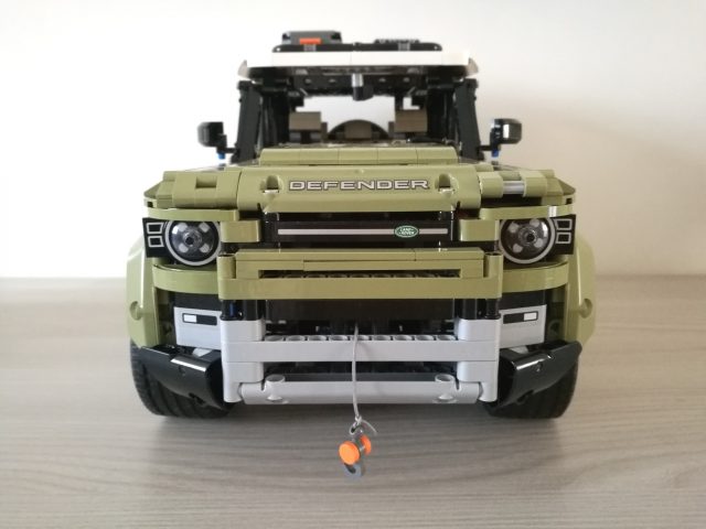 LEGO Technic 42110 - Land Rover Defender