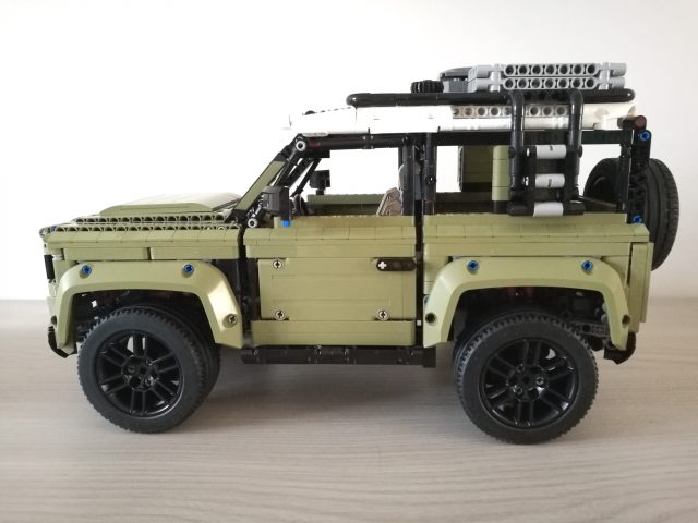 LEGO Technic 42110 - Land Rover Defender