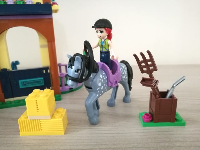 LEGO Friends 41683 - Il Centro equestre nel bosco 