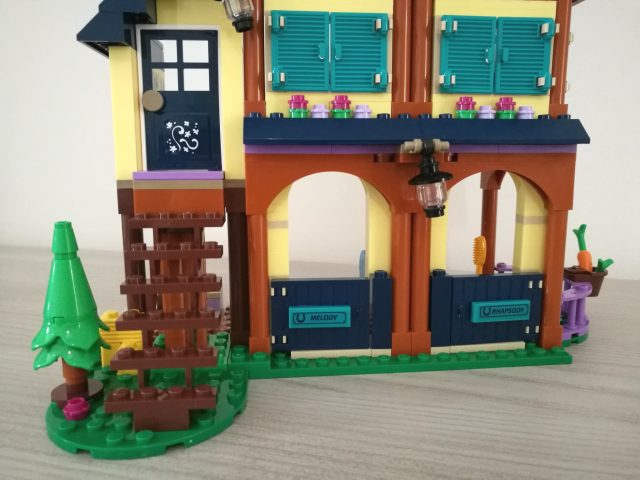 LEGO Friends 41683 - Il Centro equestre nel bosco 