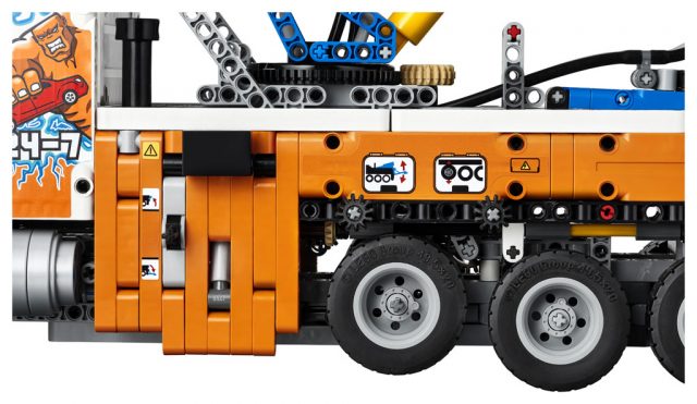 LEGO-Technic-Heavy-duty-Tow-Truck-42128