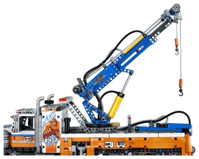 LEGO-Technic-Heavy-duty-Tow-Truck-42128