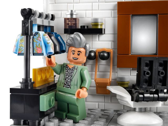 LEGO-Queer-Eye-–-The-Fab-5-Loft-10291