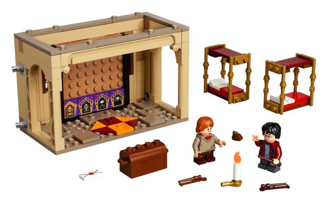 LEGO-Harry-Potter-Hogwarts-Gryffindor-Dorms-40452-4