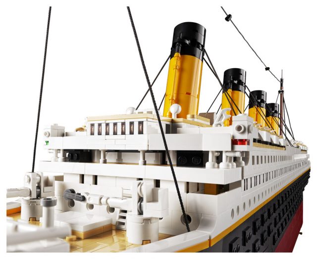 LEGO-Titanic-10294