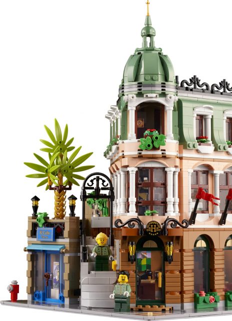 LEGO-Boutique-Hotel-10297