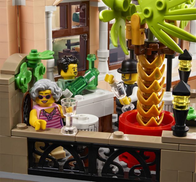 LEGO-Boutique-Hotel-10297