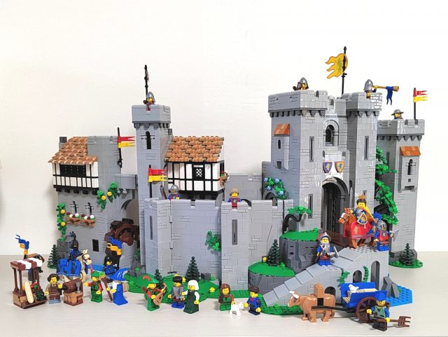 LEGO Icons - Castello dei Cavalieri del Leone (10305)