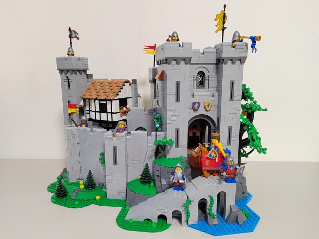 LEGO Icons - Castello dei Cavalieri del Leone (10305)