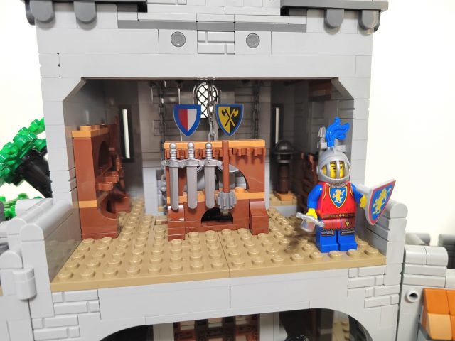 LEGO Icons - Castello dei Cavalieri del Leone (10305)