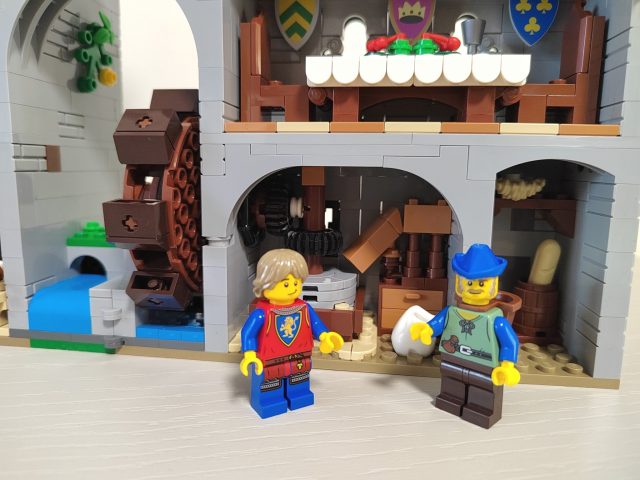 LEGO Icons - Castello dei Cavalieri del Leone (10305)