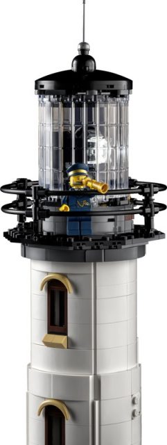 LEGO-Ideas-Motorized-Lighthouse-21335