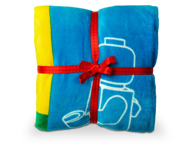 LEGO-Fleece-Blanket-5007622-2