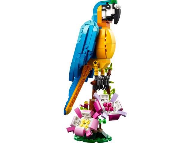 LEGO-Creator-Exotic-Parrot-31136