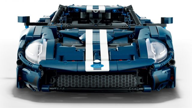 LEGO-Technic-2022-Ford-GT-42154-3