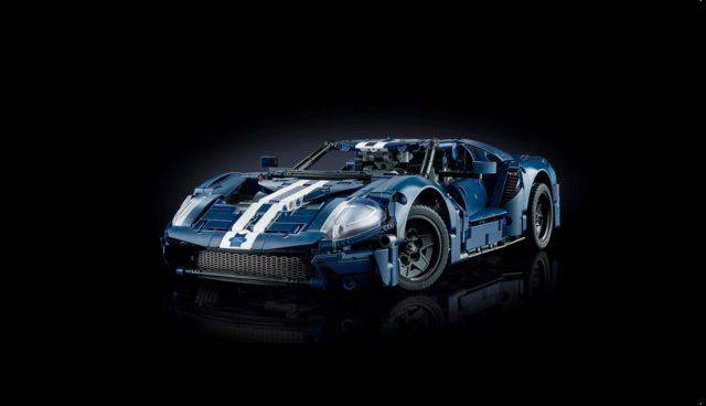 LEGO-Technic-2022-Ford-GT-42154-3