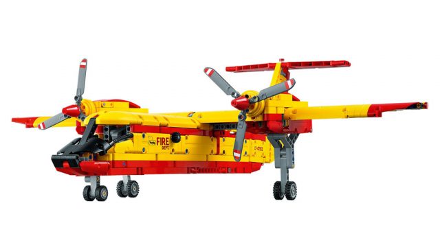 LEGO-Technic-Firefighter-Aircraft-42152-3