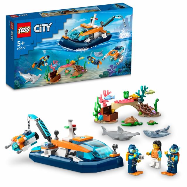 LEGO-City-Underwater-Explorer-Driving-Boat-60377-Preview