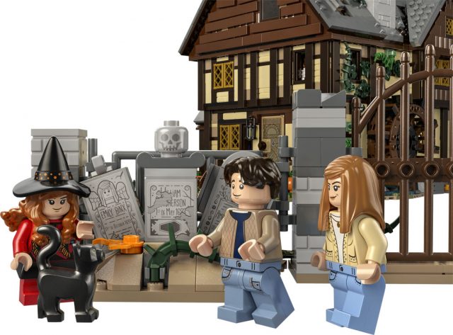 LEGO-Ideas-Disney-Hocus-Pocus-The-Sanderson-Sisters-Cottage-21341