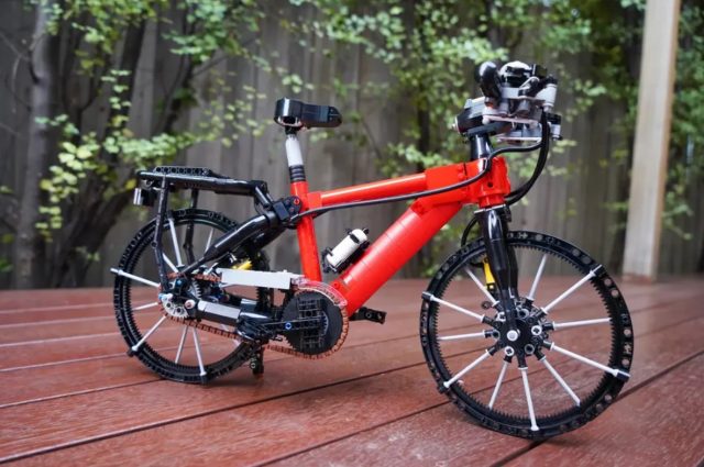 Working LEGO Bicycle